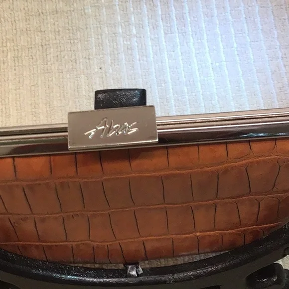 Abas Crocodile Embossed leather  Wallet - Picture 3 of 9